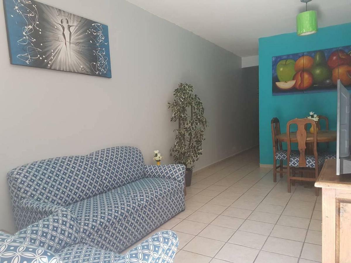 Hotel Y Suites Los Alcatraces Леон Екстериор снимка