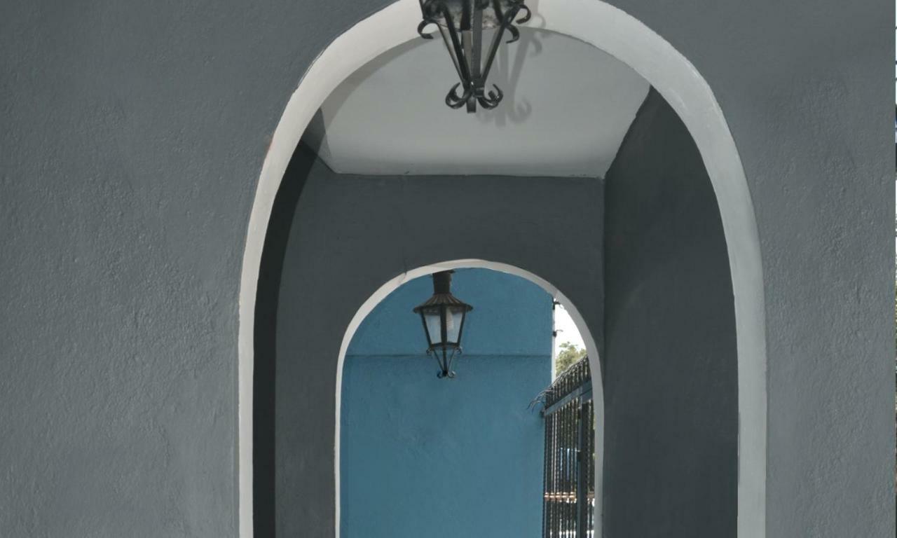 Hotel Y Suites Los Alcatraces Леон Екстериор снимка